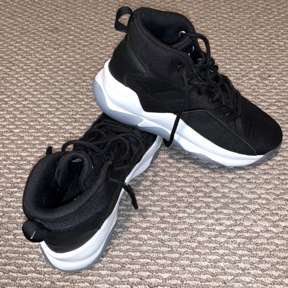 adidas mens basketball shoes